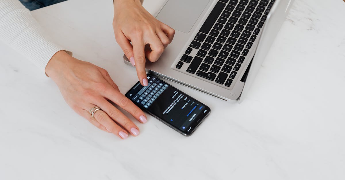 Vote en ligne depuis un smartphone et un ordinateur