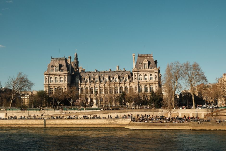 Hôtel de ville, bâtiment d'une collectivité territoriale
