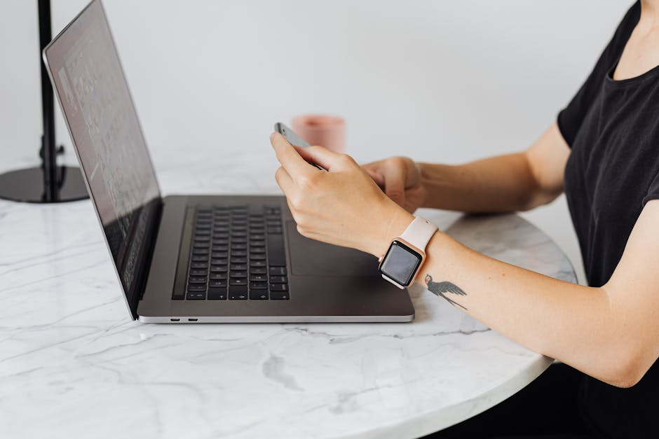 Électeur votant en ligne depuis son appareil