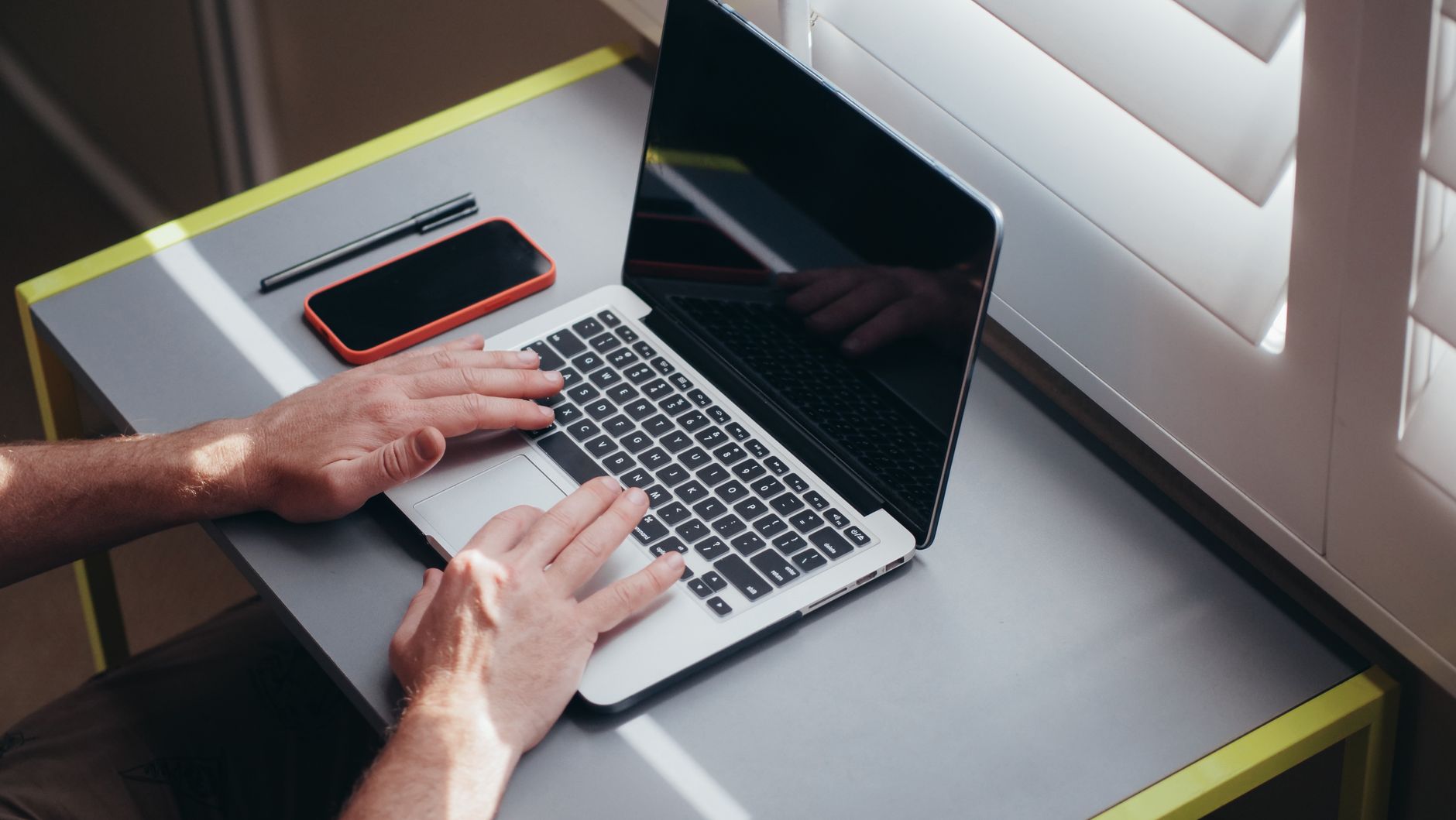 Électeur votant en ligne depuis son navigateur avec la technologie Belenios
