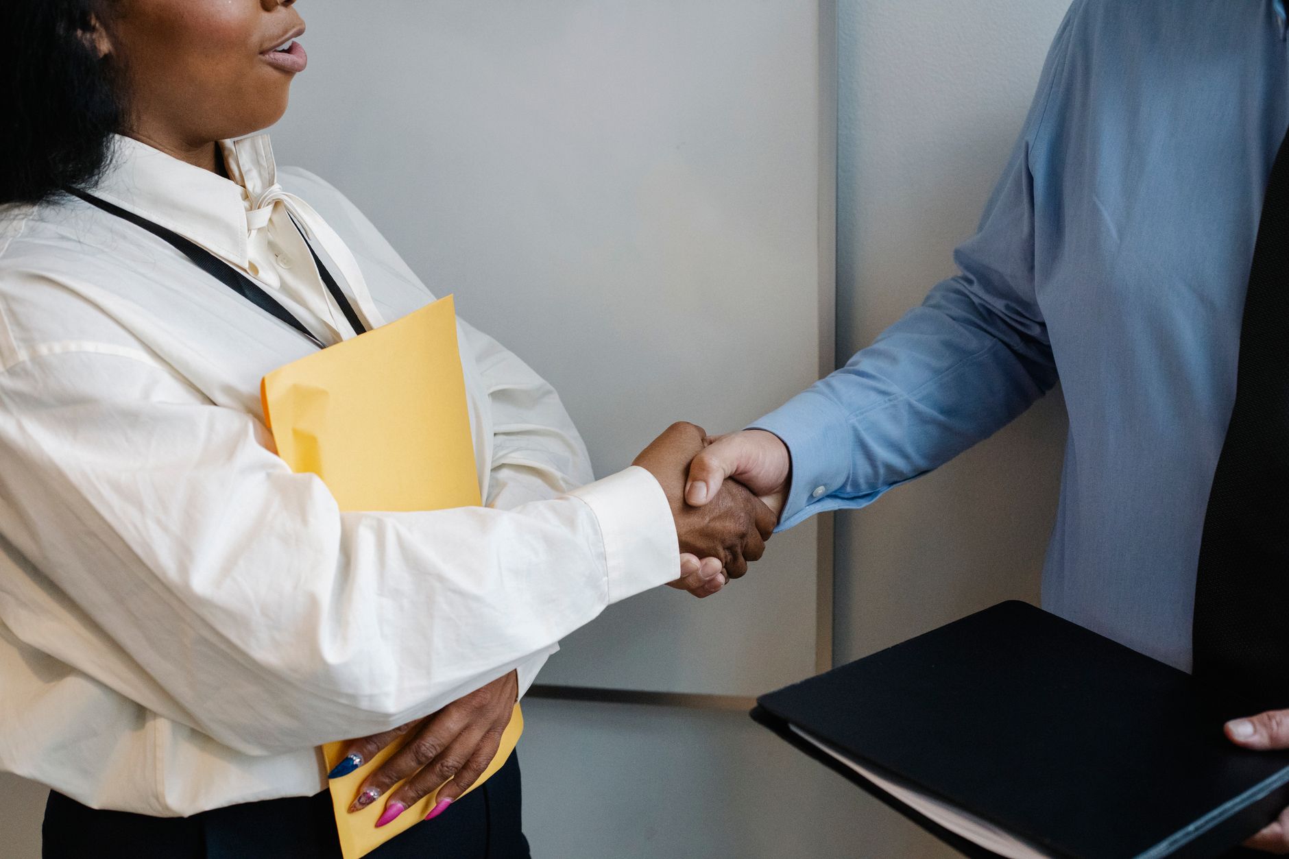 Réunion de négociation entre employeur et représentants du personnel
